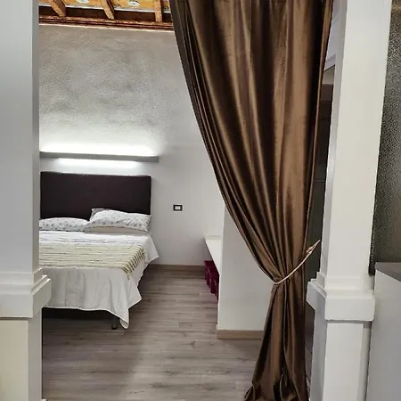 Mansarde & Maison 1706 Orta