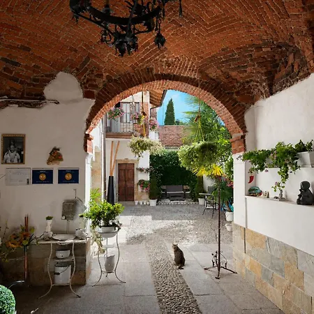 Pensionat Mansarde & Maison 1706 Orta