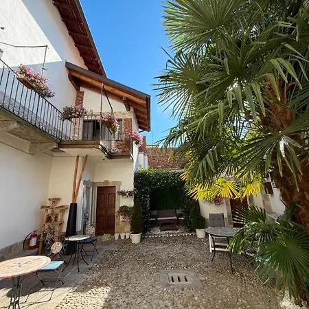 Pensionat Mansarde & Maison 1706 Orta
