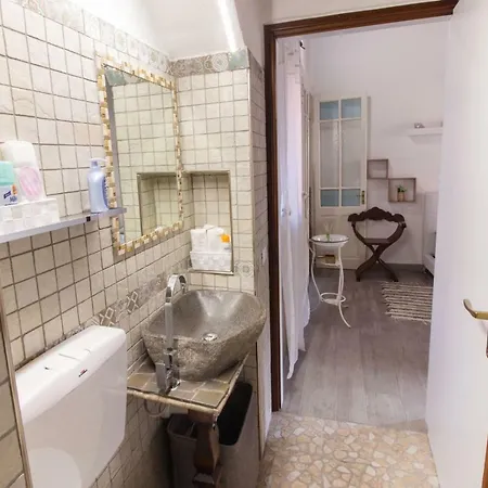 Mansarde & Maison 1706 Orta 3* Borgomanero