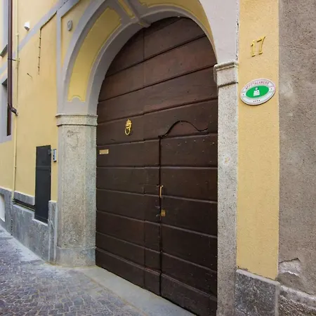 Mansarde & Maison 1706 Orta Pensionat 3*