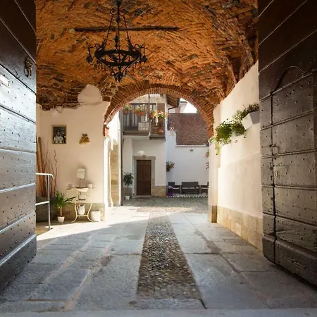 Mansarde & Maison 1706 Orta