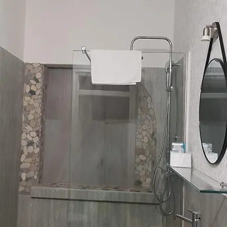 Mansarde & Maison 1706 Orta Pensjonat Borgomanero