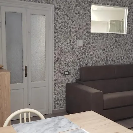 Mansarde & Maison 1706 Orta Pensjonat Borgomanero