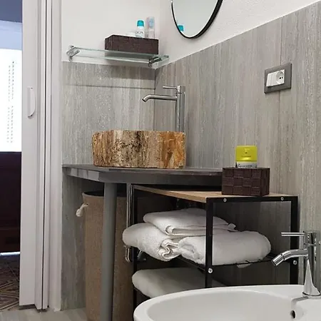 Pensionat Mansarde & Maison 1706 Orta 3*