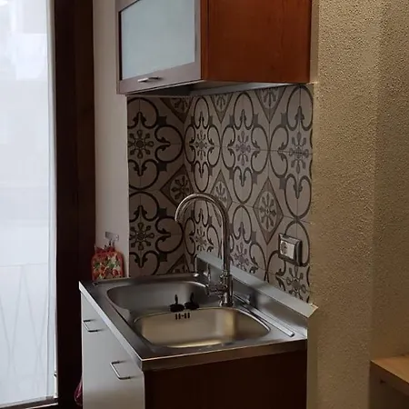 Πανσιόν Mansarde & Maison 1706 Orta 3*