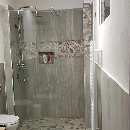 Πανσιόν Mansarde & Maison 1706 Orta