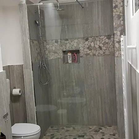 Mansarde & Maison 1706 Orta Pensjonat Borgomanero