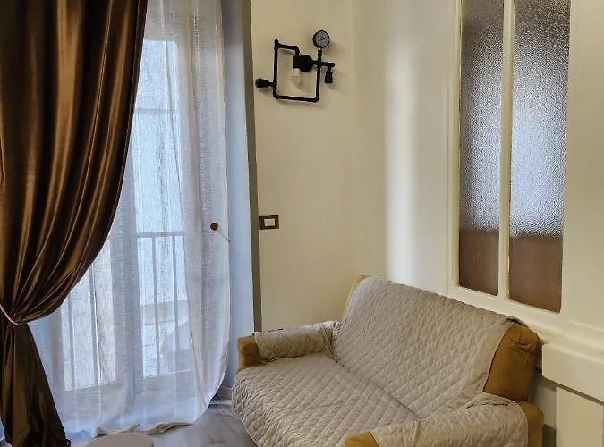 Mansarde&suite Maison 1706 Orta Maison d'hôtes Borgomanero