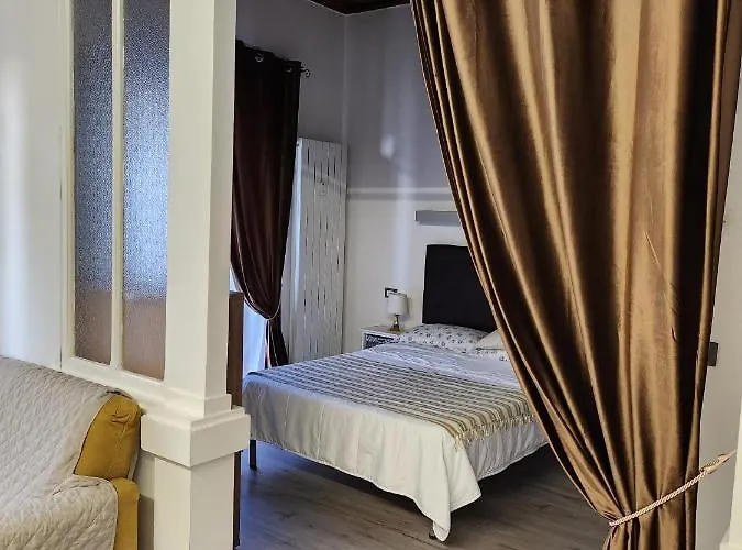 Mansarde & Maison 1706 Orta 3* Borgomanero