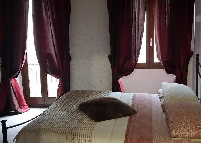 Mansarde & Maison 1706 Orta 3*
