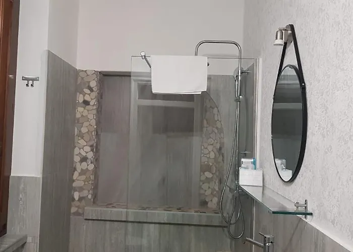 Mansarde & Maison 1706 Orta Pensjonat Borgomanero