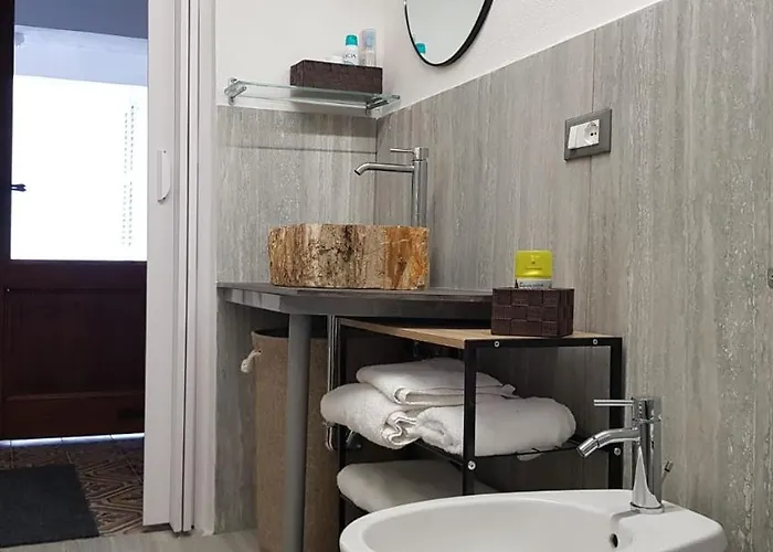 Maison d'hôtes Mansarde&suite Maison 1706 Orta 3*